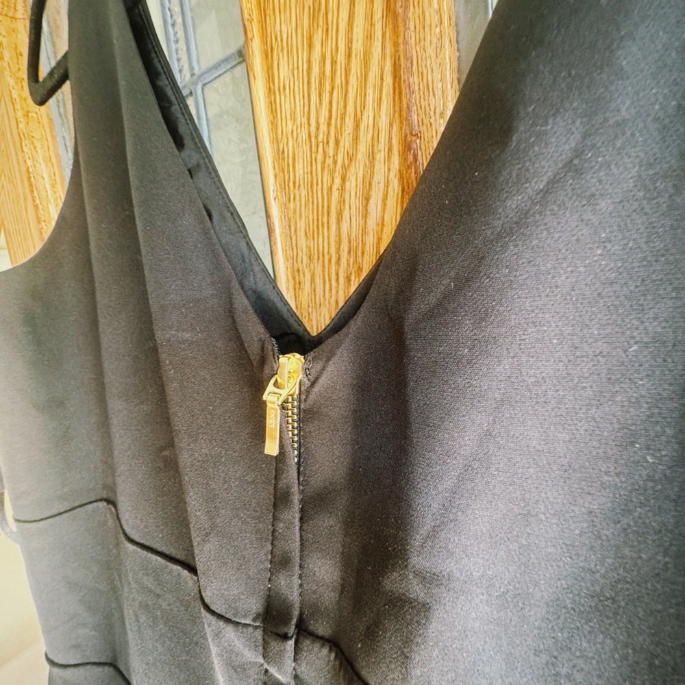 Mac Duggal Black Classic Full Ballgown Dress Sleeveless V neck. Pockets. sze 12 - Picture 7 of 7